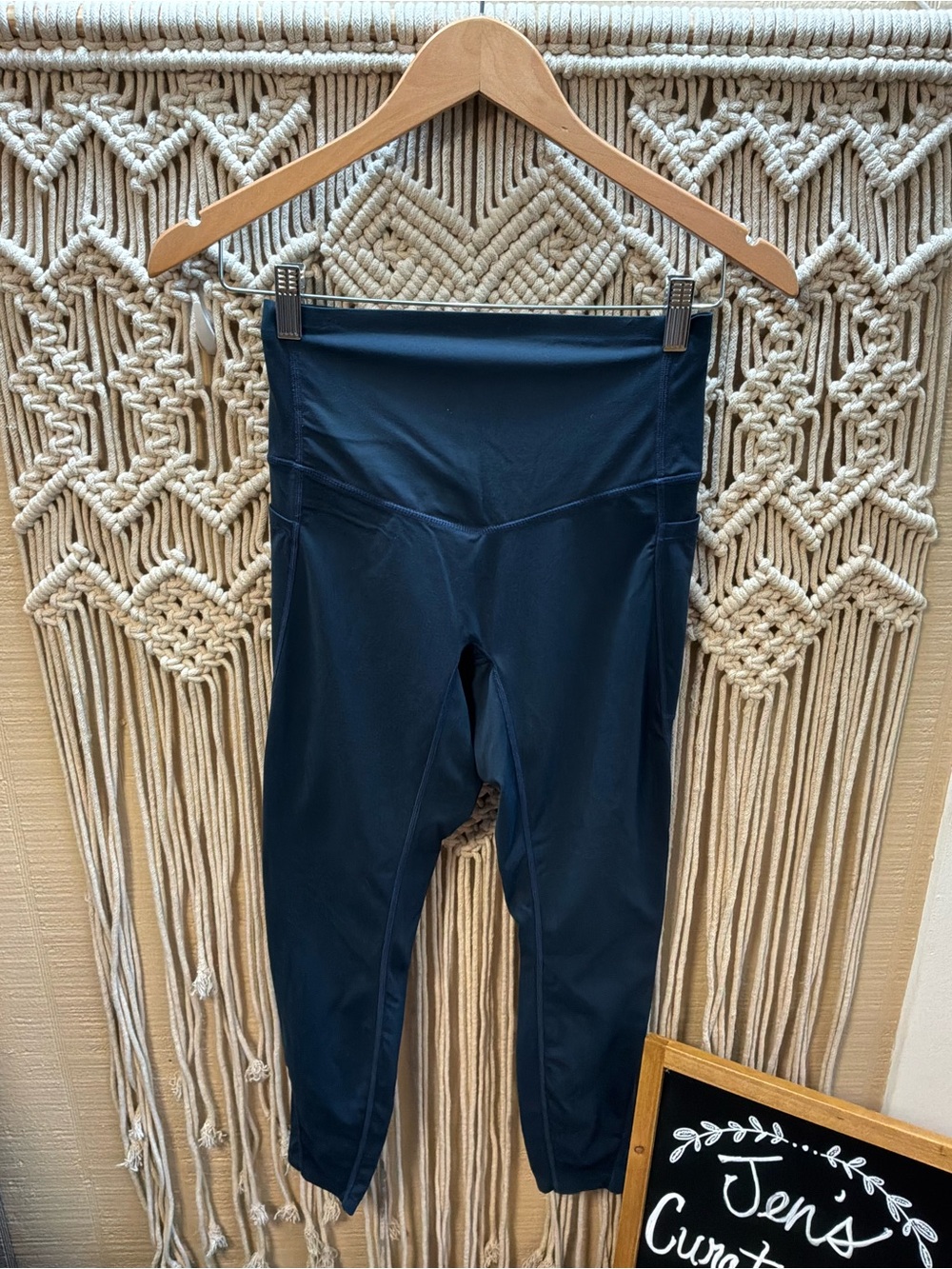 Halara HW Ultrasculpt w\pockets| NWOT| COLOR CARBON /size SM